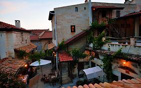Tokmak Guest House  3*